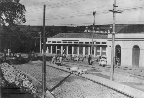 Av. Paranapuan e Rua Domingos Mondim 1948